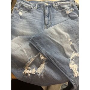 American Eagle‎ Women's Jeans  Size 6 Light Wash Heavy Distressing Straight Leg